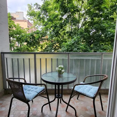 Apartment Cozy At Gastro District