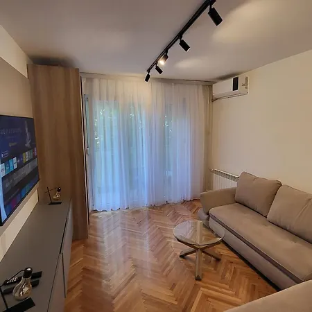 Apartment Cozy At Gastro District *