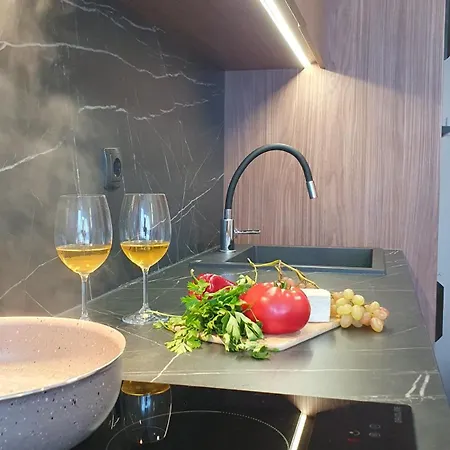 Apartment Cozy At Gastro District *