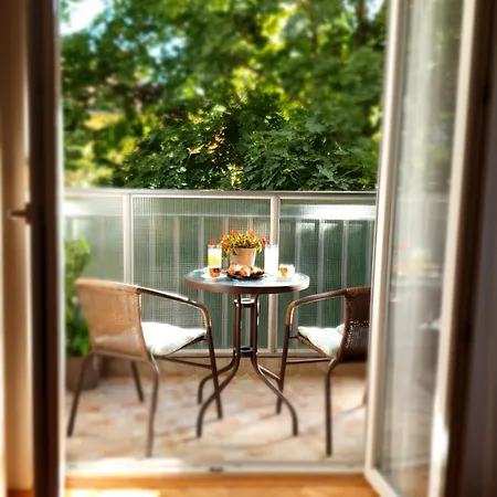 Apartment Cozy At Gastro District *