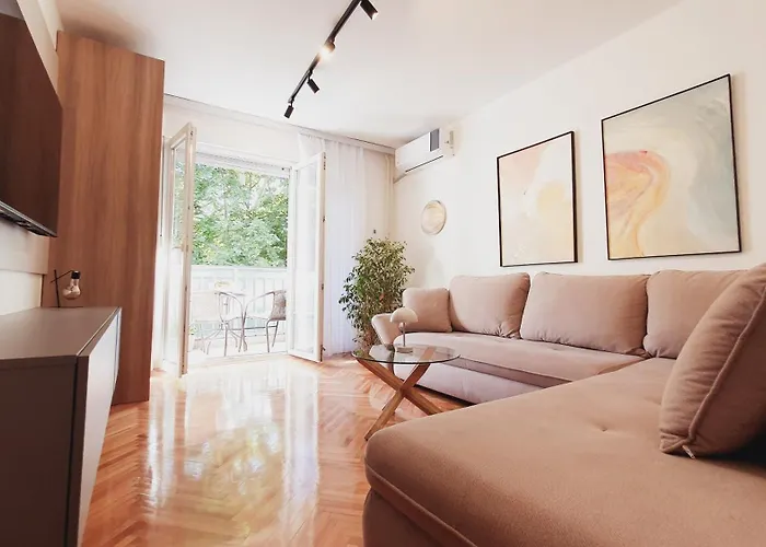 Apartment Cozy At Gastro District